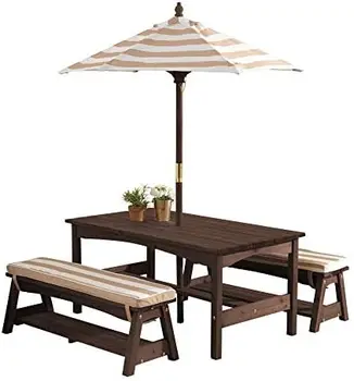 Деревянный стол и скамейка с подушками и зонтиком, Детская мебель на заднем дворе, Эспрессо с овсянкой и тканью в белую полоску,